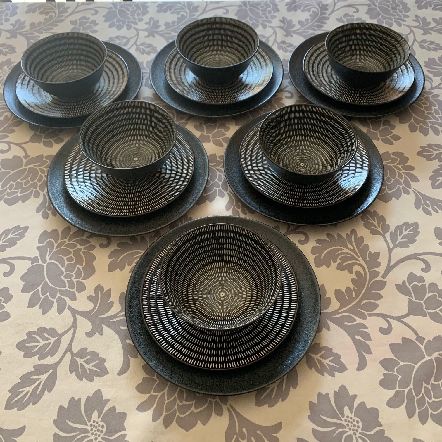 Dinner Set Spectrum - Charcoal & White